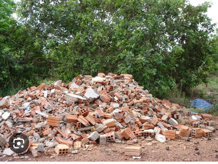 Faço cargas de entulho, madeira...