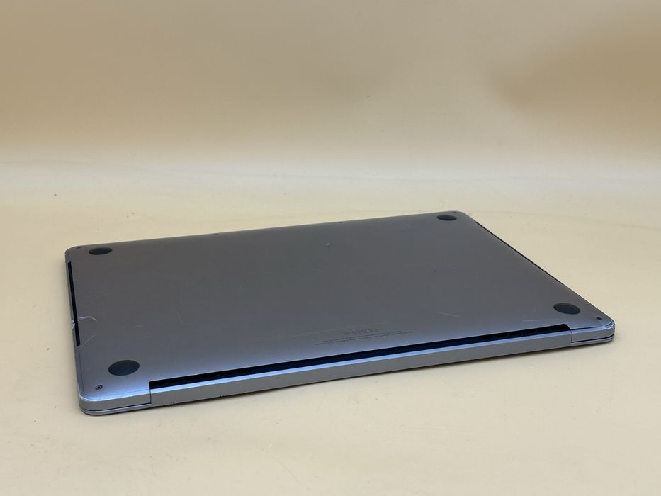 Macbook pro 2019 i5 256gb 8gb