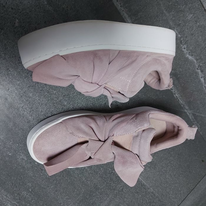 Wsuwane buty sportowe z zamszu H&M 40