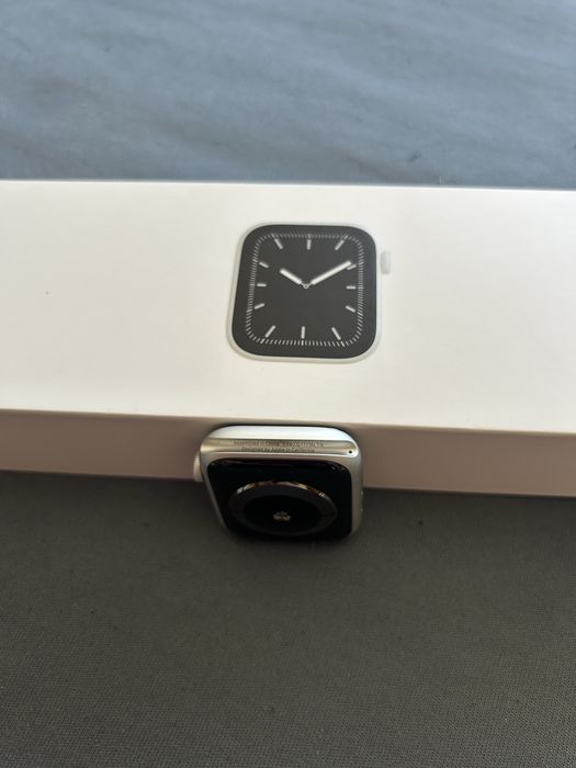 Apple watch series 5 44mm ( caixa + acessorios)
