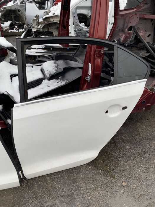 Задняя дверь Volkswagen Jetta 6 2010-2018 год