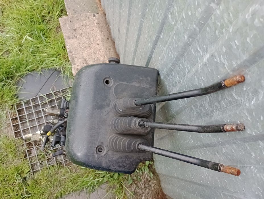 Rozdzielacz hydrauliczny 3 sekcyjny
