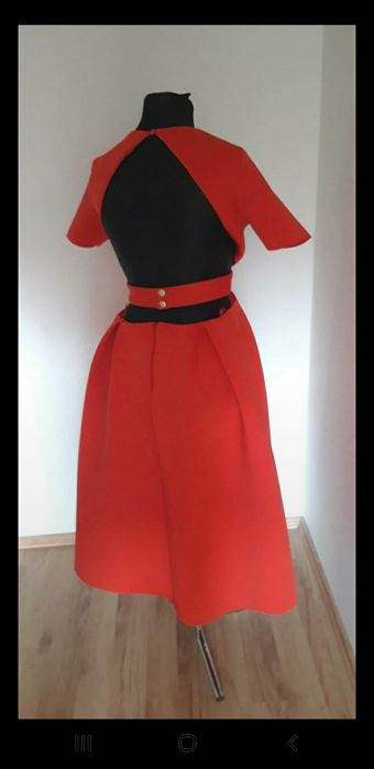 Asos czerwona piankowa elegancka sukienka L