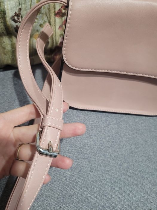 Torebka na ramię even&odd pudrowy róż regulacja