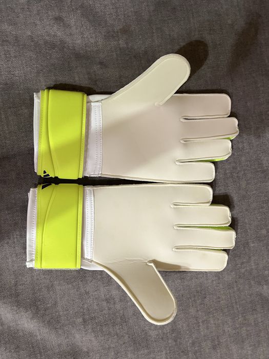 НОВІ футбольні рукавиці Adidas