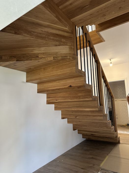 Usługi Stolarskie – Schody, Stoły, Tarasy, Renowacje