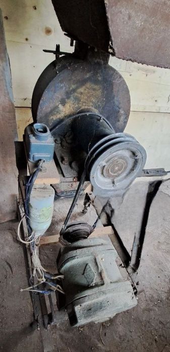 Зернодробилка зерноподрібнювач