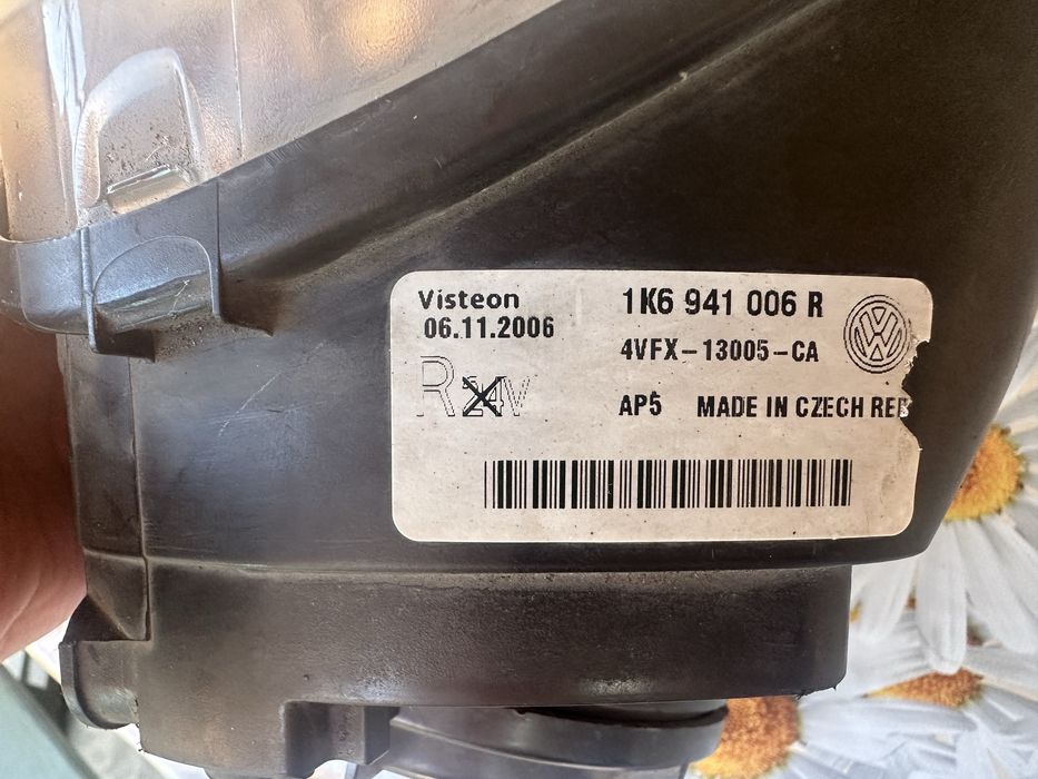 Фара права (пасажирська) Volkswagen Golf 5 / Jetta 5 Visteon (під ремонт)