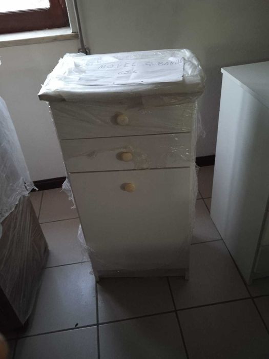 Móvel Q. Banho Branco Com 2 Gavetas E Tulha (ref 23)