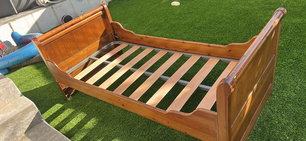 Cama 195X 90 mais estrado ferro