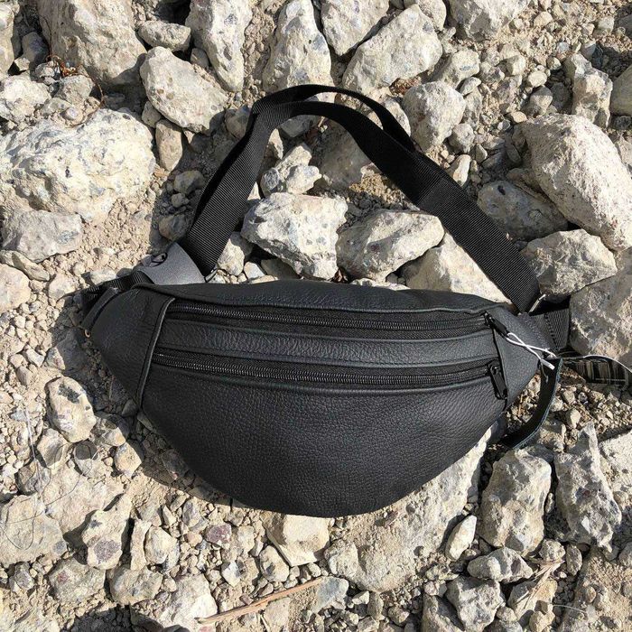 Качественная бананка из натуральной кожи. Цвет: чёрный.