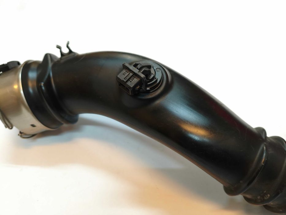 BMW E82 E84 E90 E91 E92 Rura przewód wąż intercoolera N47 2.0D