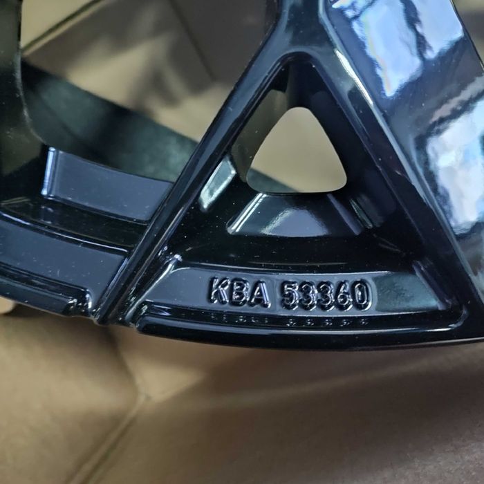 Felga 9,5x22 5x112 ET37 AEZ LEIPZIG BLACK  ALE2N8BA37E