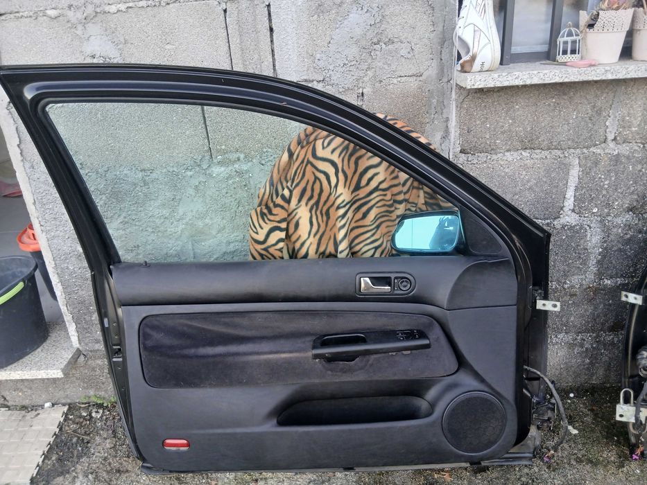 Portas da frente Golf IV 3P