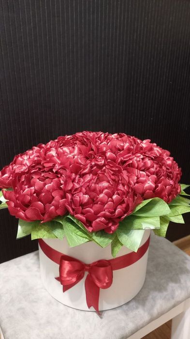 Квіти та букети з атласних стрічок ручної роботи