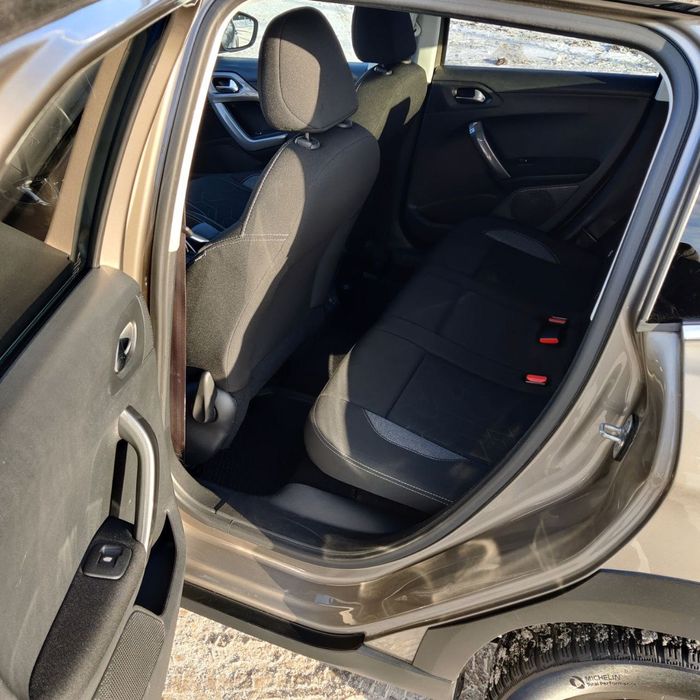 Продам Peugeot 2008, 2017 року з панорамою