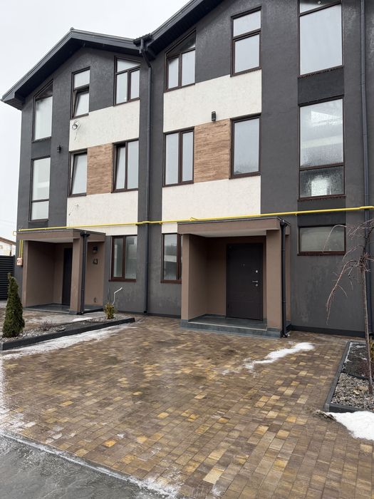 Продам котедж таунхаус в центре Авангарда