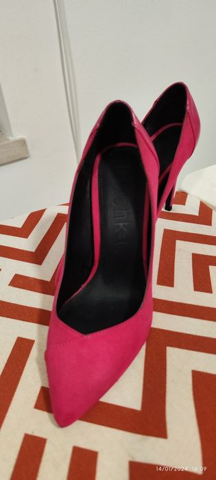 Sapato BERSHKA - rosa fúchsia