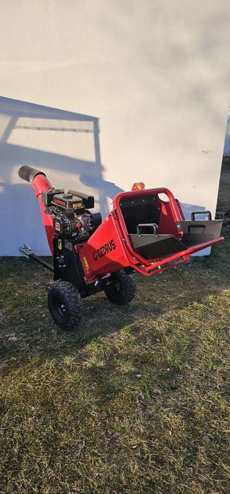 Wynajem rozdrabniacz do gałęzi rębak cedrus RB02pro do12cm i RB04pro