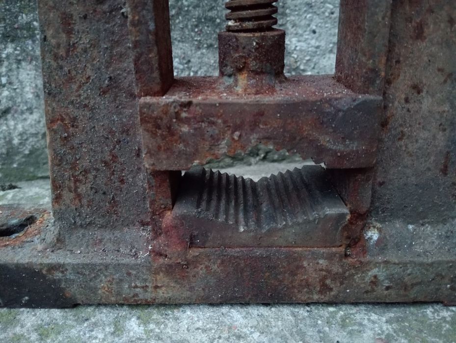 Stare imadło do rur