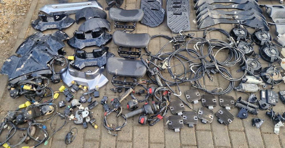 Suzuki BURGMAN 400 K7 amortyzator przełącznik wiązka pompa regulator
