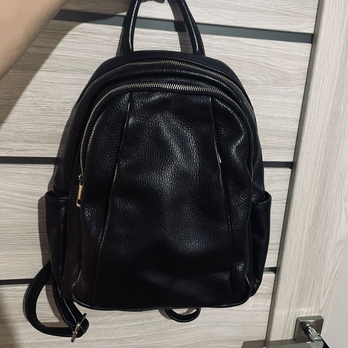 Шкіряний рюкзак.