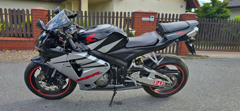 Honda CBR 600RR PC37