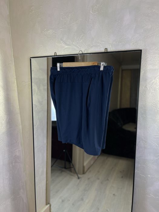 Шорти Nike Dri-FIT з дихаючої тканини та еластичним поясом