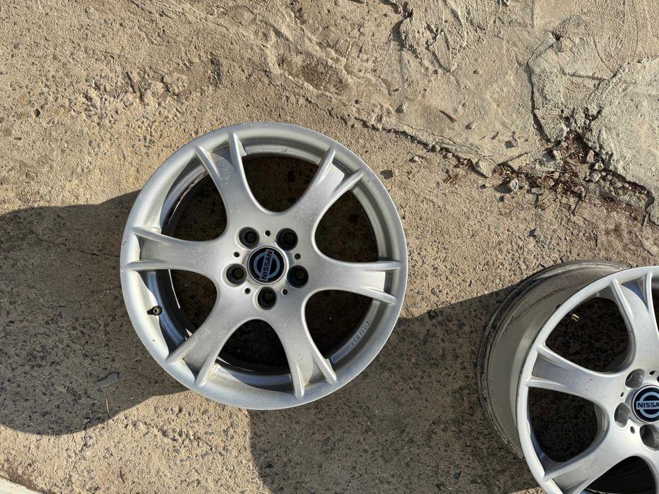 Продам диски на Nissan R17