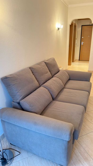 Sofá 3 lugares com assentos extensíveis – muito confortável