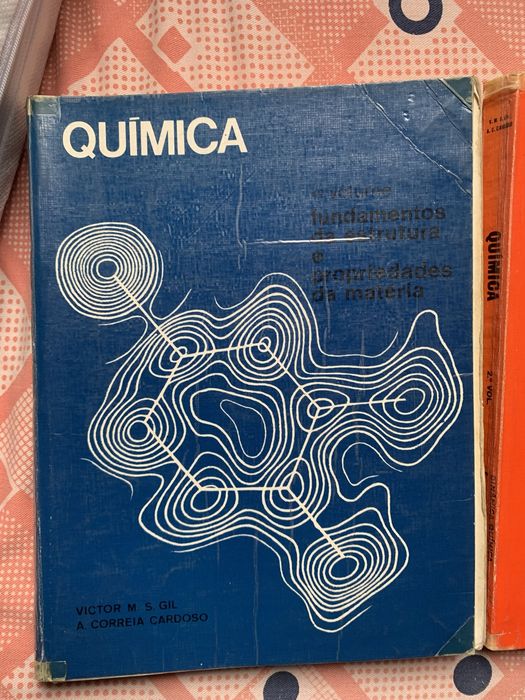 “Química” de Victor M. S. Gil e A. Correia Cardoso, 2 volumes