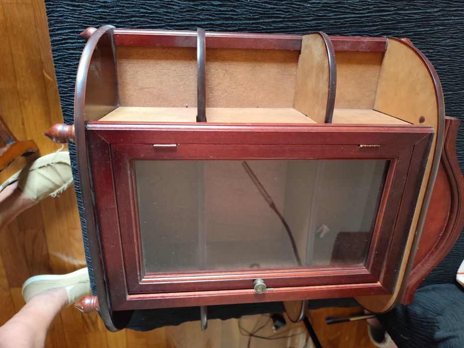 Móvel vitrine mogno