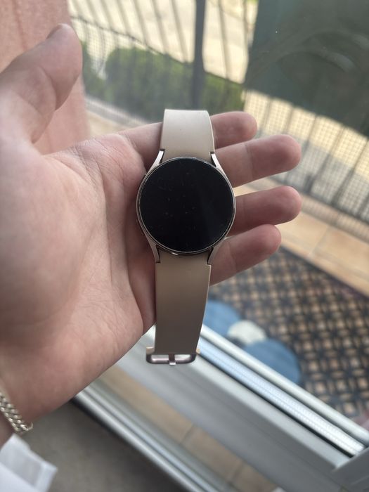 Smartwatch Samsung Galaxy Watch 4 różowy