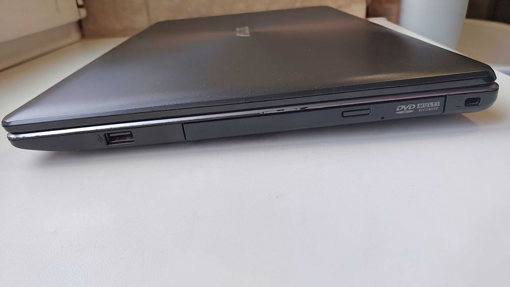 Ноутбук Asus X550CA-CJ296H с сенсорным дисплеем