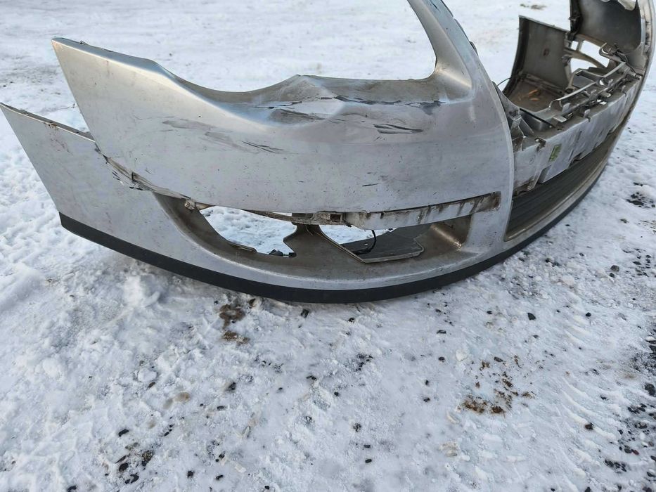 Zderzak przedni Volkswagen Passat B6