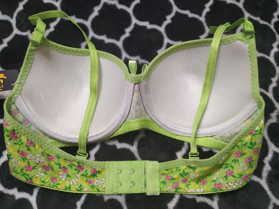Biustonosz dziewczęcy 36/80A jasnozielony