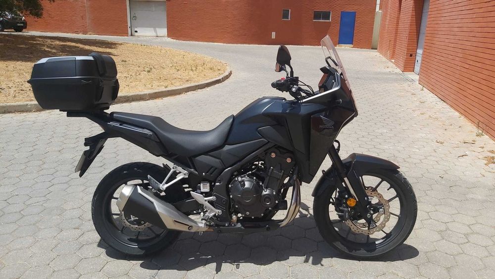 Honda NX500 de março 2025 só com 2.000 Km