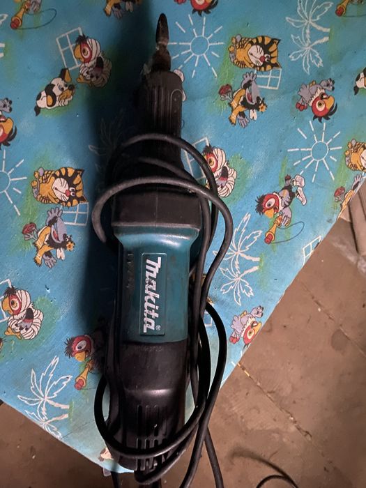 Makita GD0600  шліфмашинка