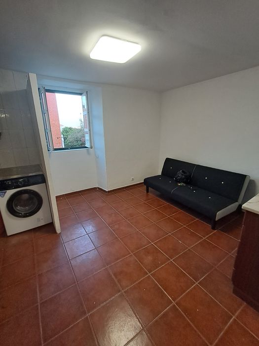 T-3 Equipado/mobilado+ PÁTIO. Centro Lisboa. Oportunidade: Só renda + caução.