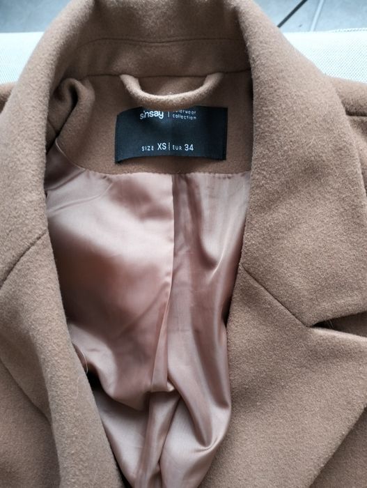Damski brązowy płaszczyk