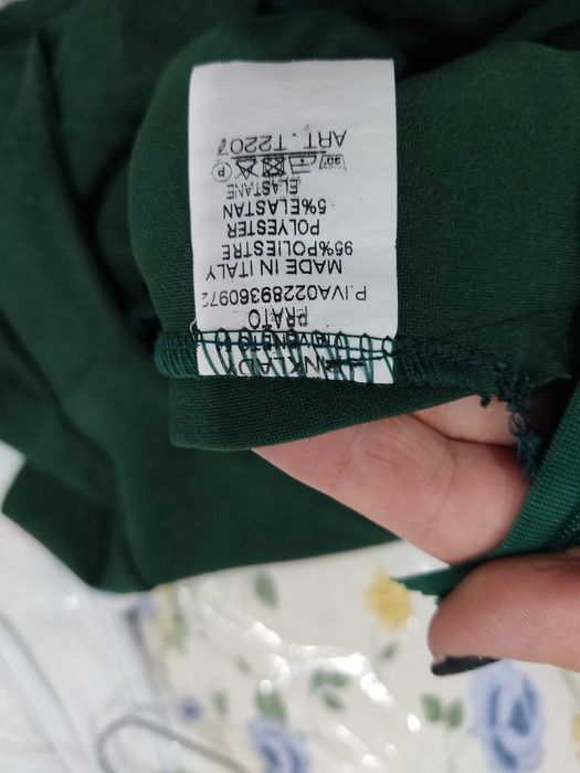 Diversa roupa macacão, top, tunica