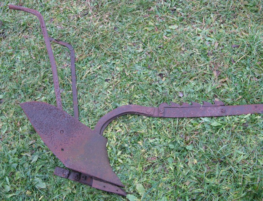 Pług konny zabytkowy