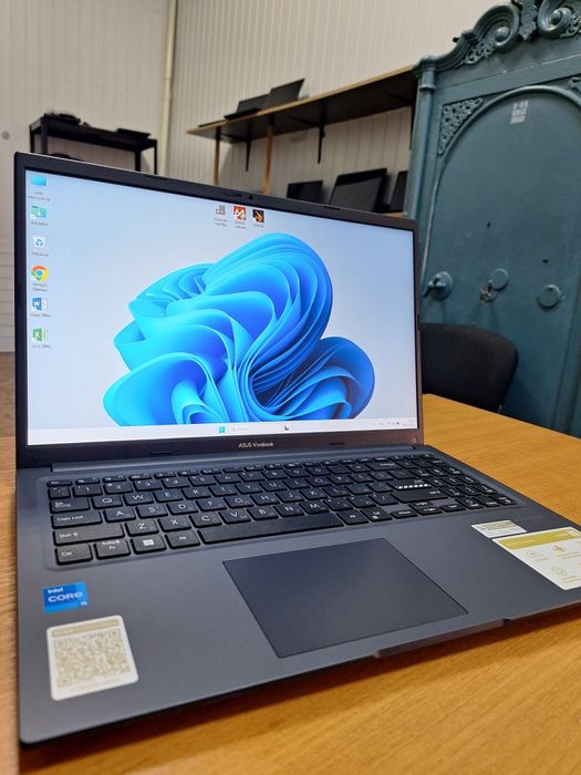 Asus VivoBook 15 X1502ZA i5-1235U Intel Iris Xe Graphics 2Gb 16/512