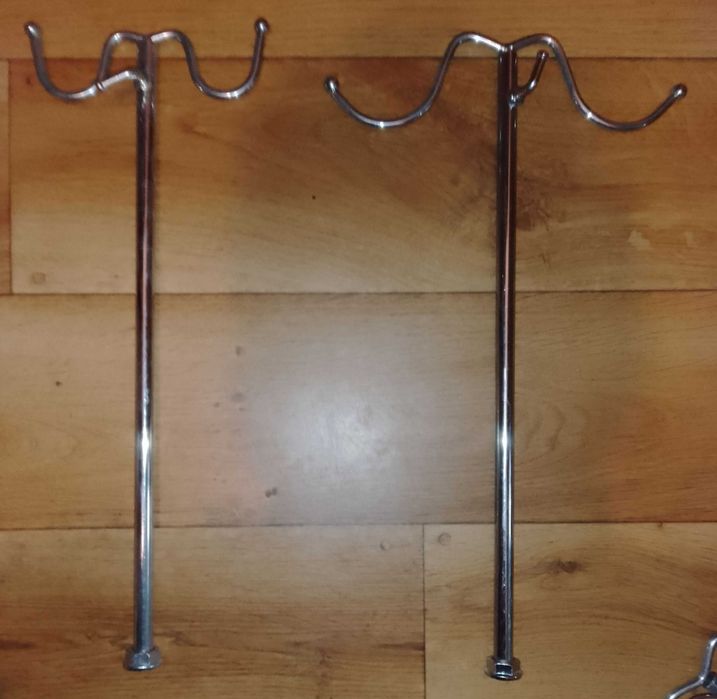 Chromowane stojaki wystawowe, zestaw stojaków na torebki, szale