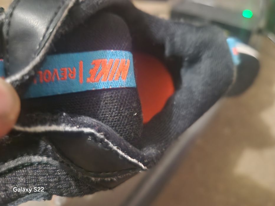 Продам кросівки гарной фірми Nike 28р.17 см.