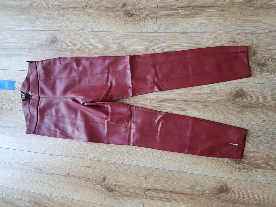 M 38 ZARA wąskie leginsy spodnie z wysokim stanem lateksowe skóra ekol