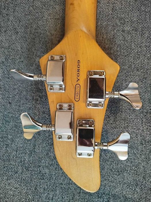 Бас гітара Yamaha