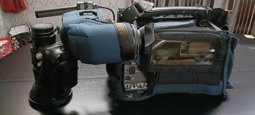 Máquina de Filmar SONY DVCAM DSR 300P