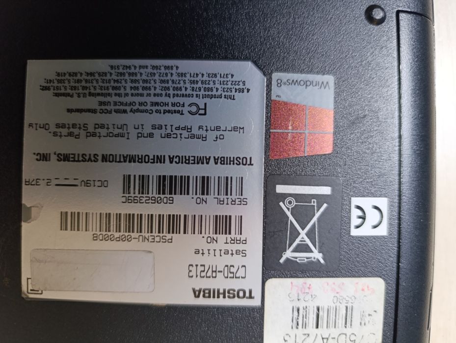 Laptop Toshiba 17 cali