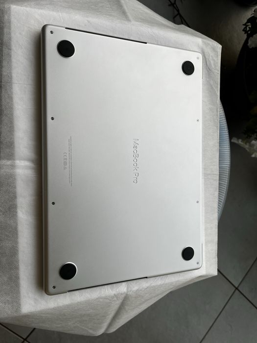 MacBook Pro 14” M1 Pro 10 CPU/16 GPU, 16GB, 1TB, Silver – jak nowy